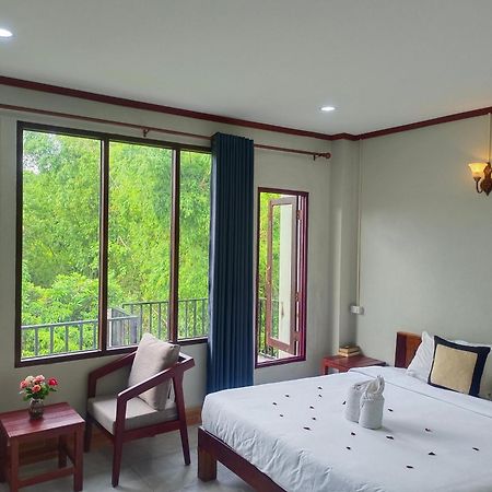 Dokchampa Hotel Vang Vieng Exterior photo