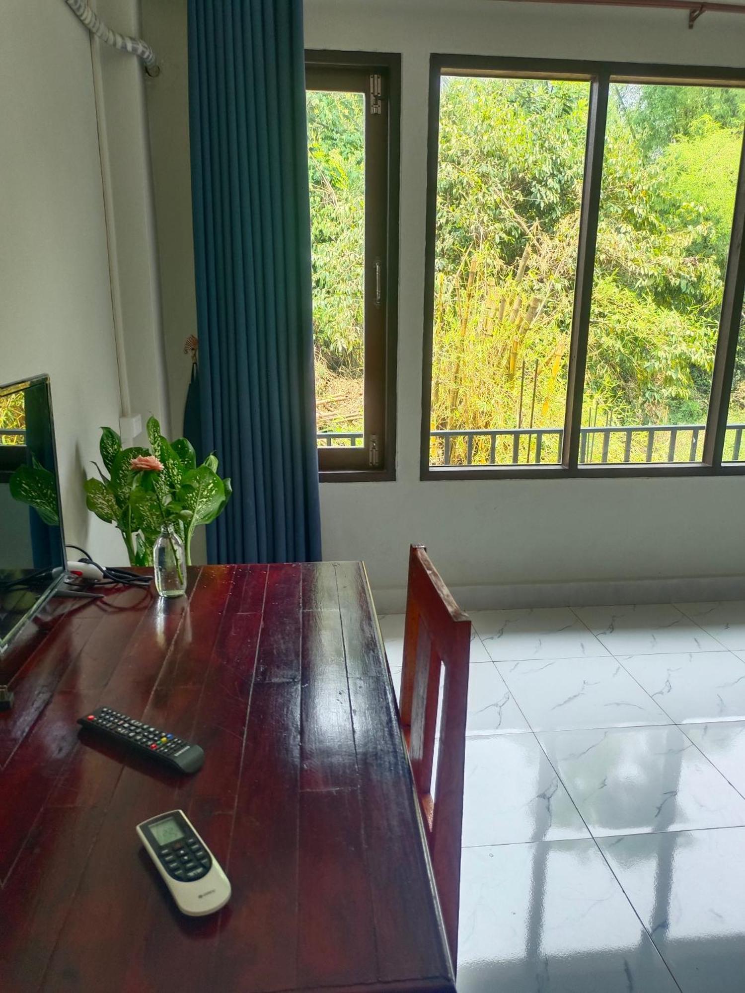 Dokchampa Hotel Vang Vieng Exterior photo